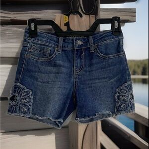 EUC~Vigoss Girls Floral Embroidered Denim Blue Jean Shorts~Size 10